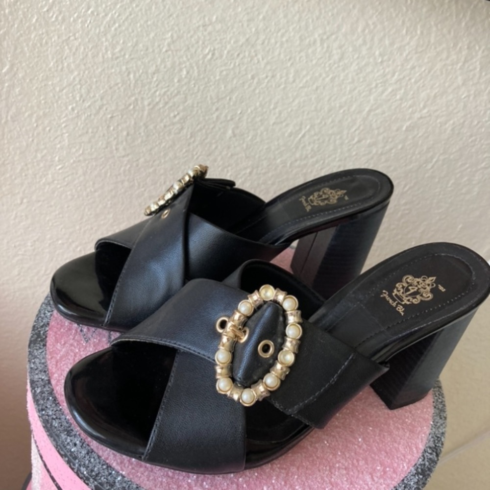 French Blu heeled sandals size 7 NEW